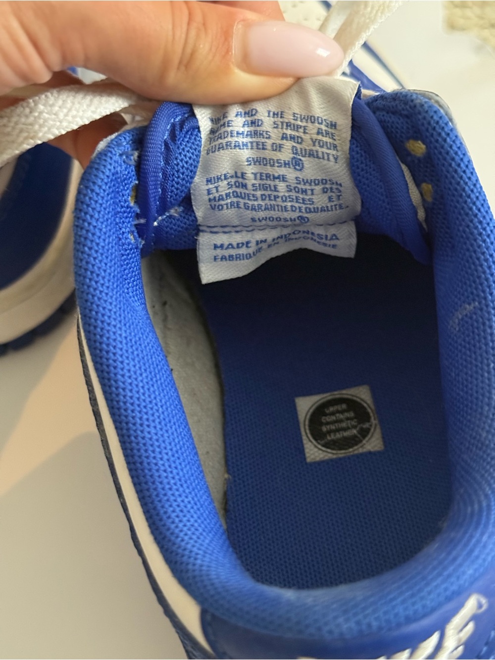 Nike Dunk Low Kentucky Sneakers Size 4Y - Picture 4 of 8